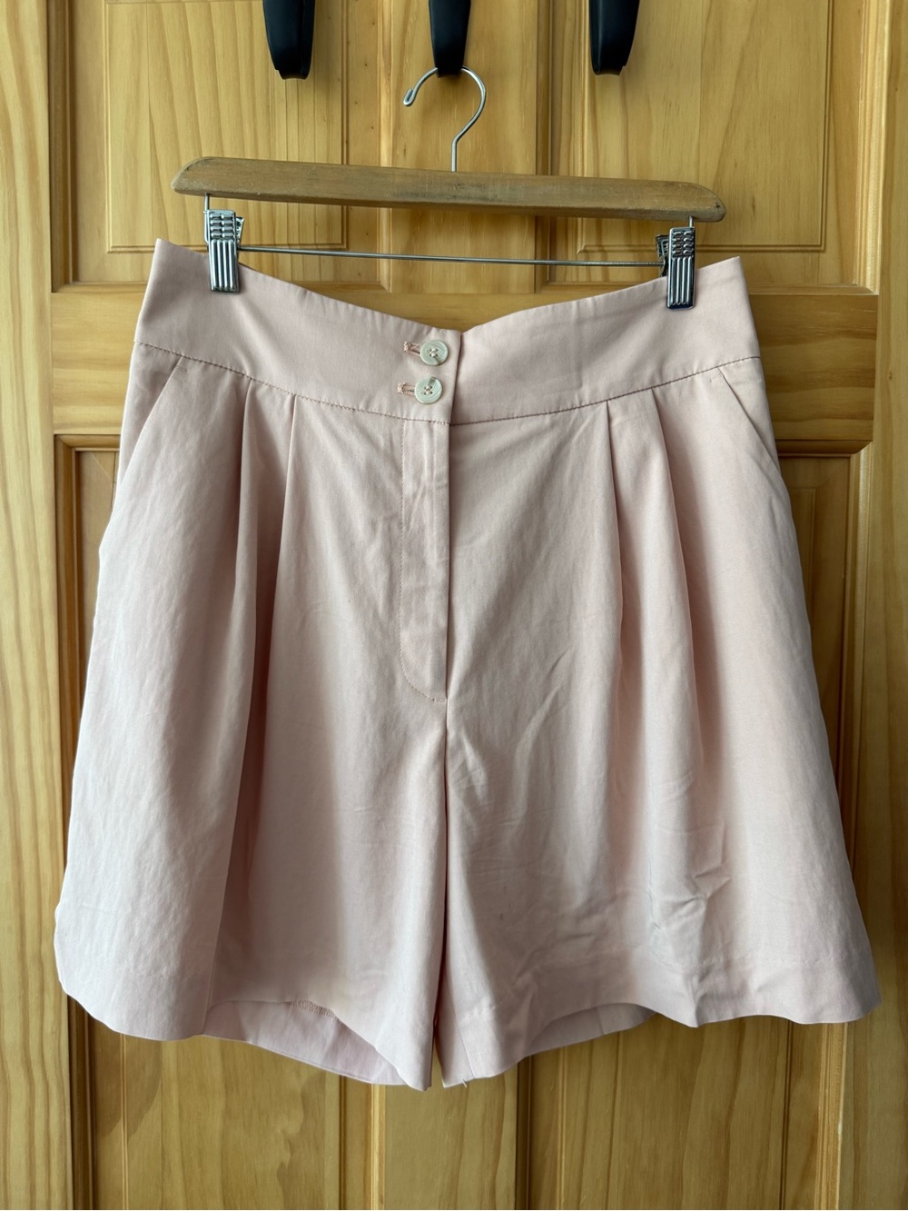 H&M High Rise Pleat Front Shorts 5.5”